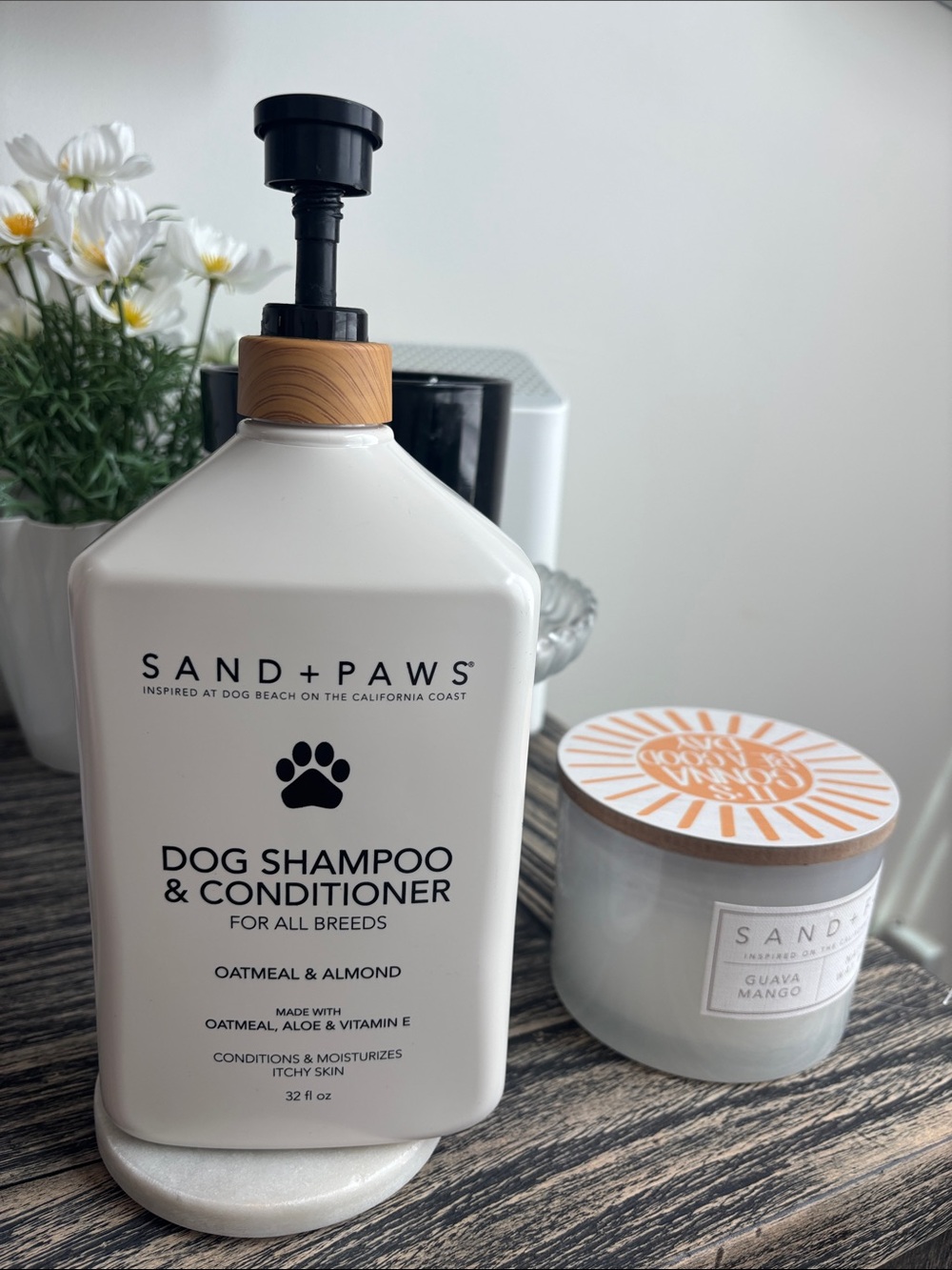 SAND+PAWS Oatmeal & Almond Dog Shampoo & Conditioner - White